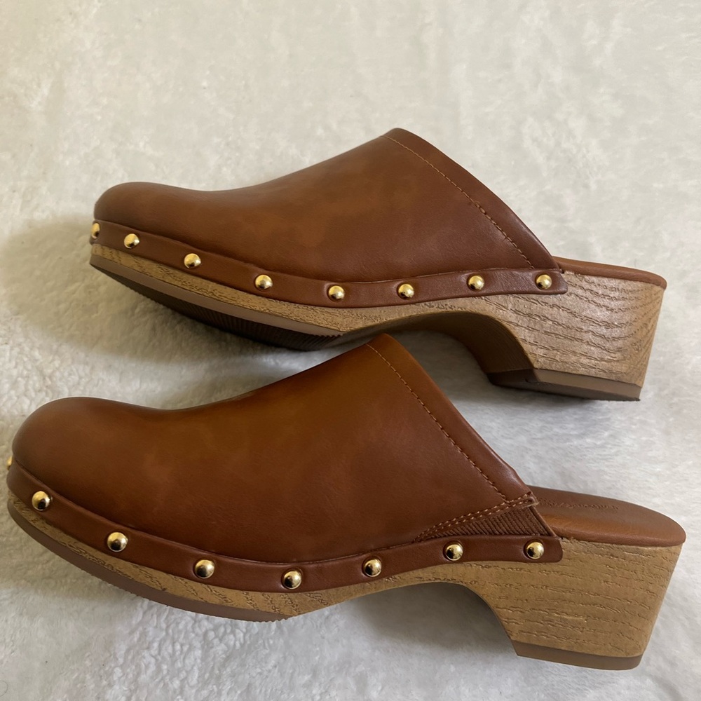 Shoes size 8